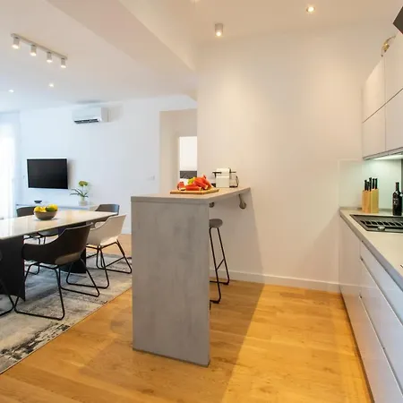 Luxury Mirage Apartament