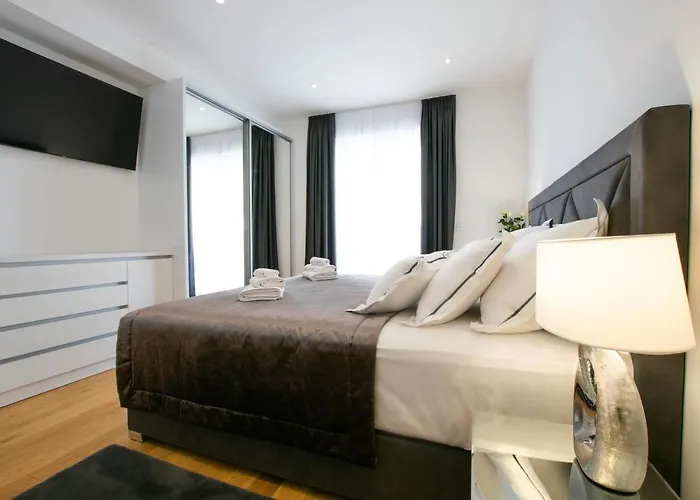 Luxury Mirage * Split